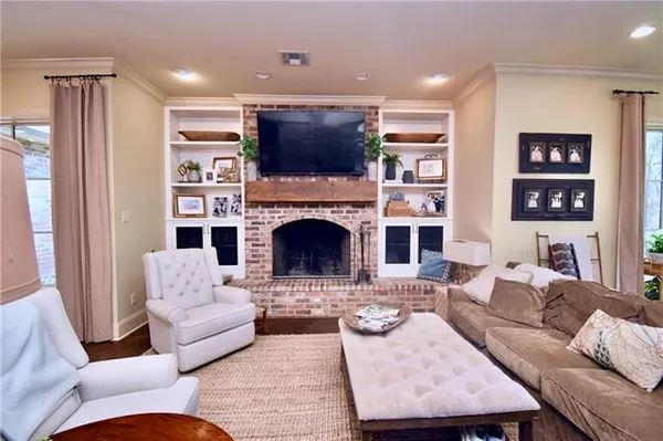 $699,000 | 154 Red Oak Lane, Dry Prong, LA 71423