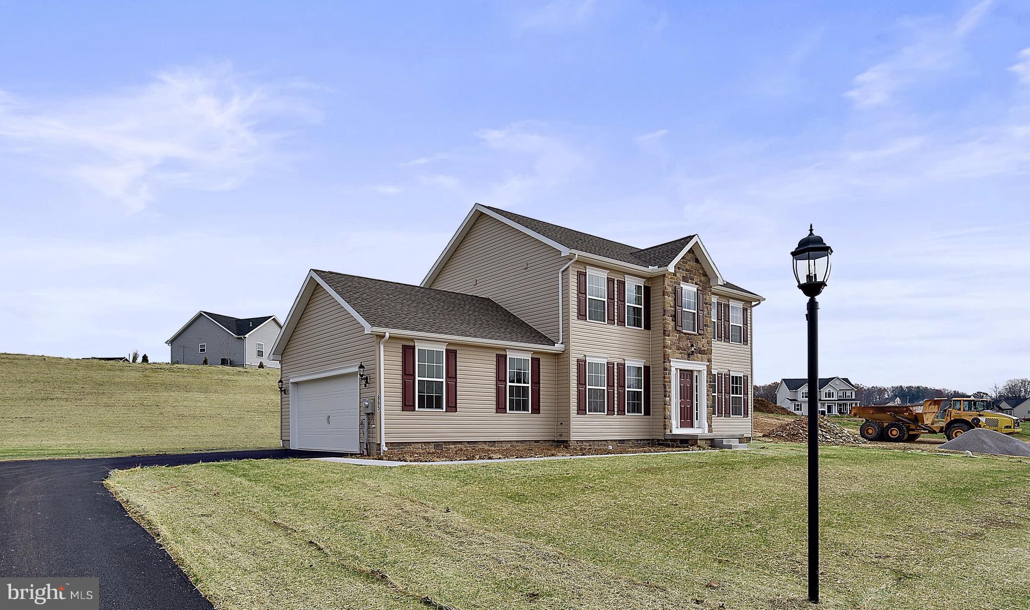 865 Ripple Drive, Unit 65 Hanover, PA 17331 - Photo 2 of 26 Exterior Side View