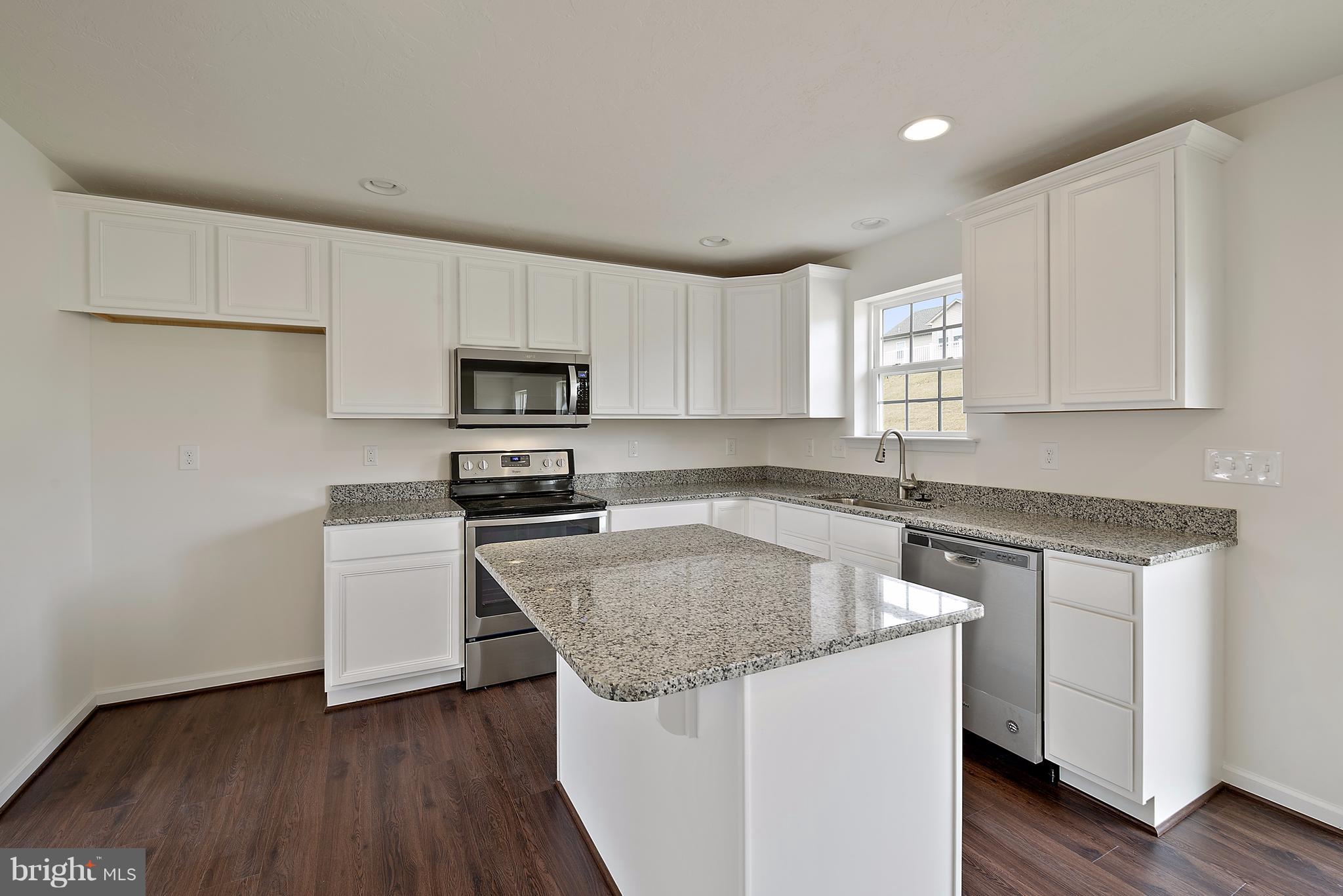 865 Ripple Drive, Unit 65 Hanover, PA 17331 - Photo 8 of 26 Kitchen
