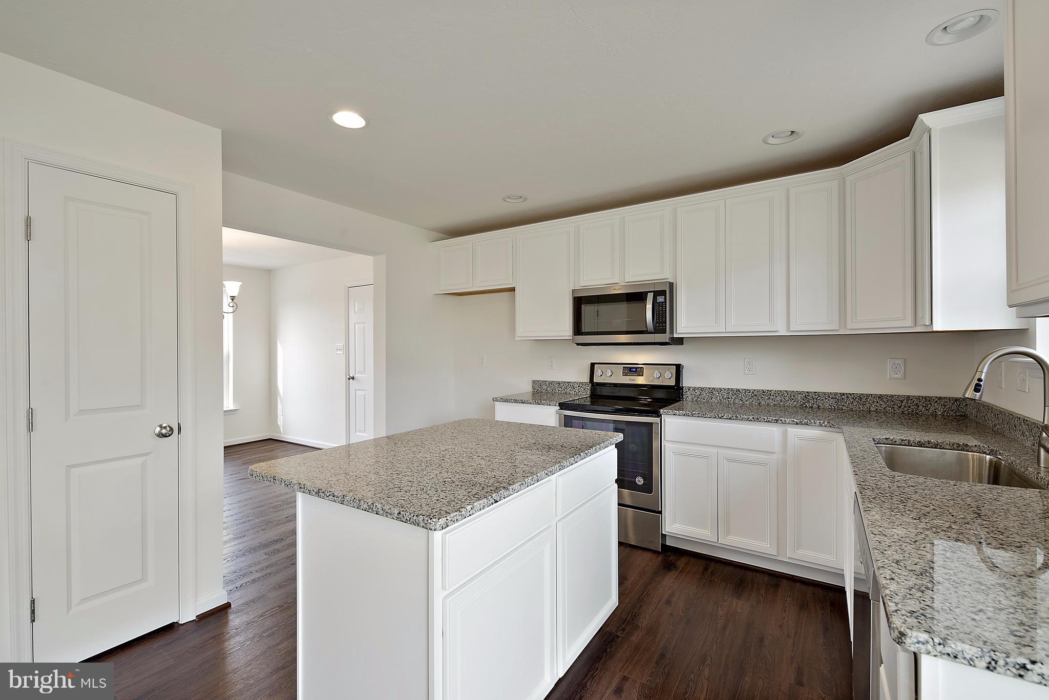 865 Ripple Drive, Unit 65 Hanover, PA 17331 - Photo 9 of 26 Kitchen