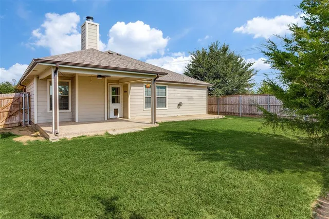 $2,095 | 1244 Hickory Bend Lane, Fort Worth, TX 76108