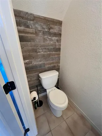 $1,900 | 16543 Lake Brigadoon Circle, Tampa, FL 33618