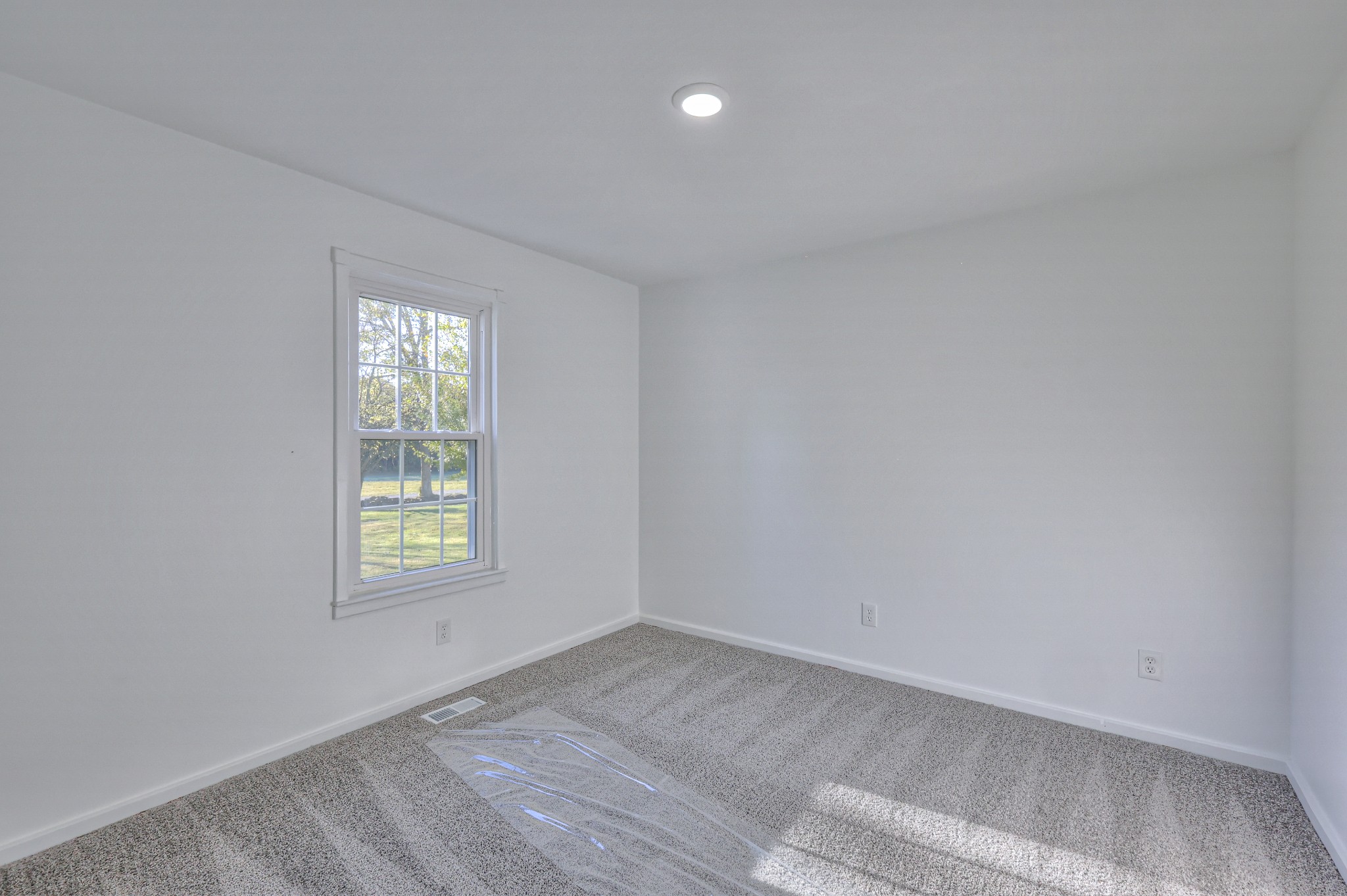 1380 Haley Road Watertown, TN 37184 - Photo 39 of 95 an empty room with a window