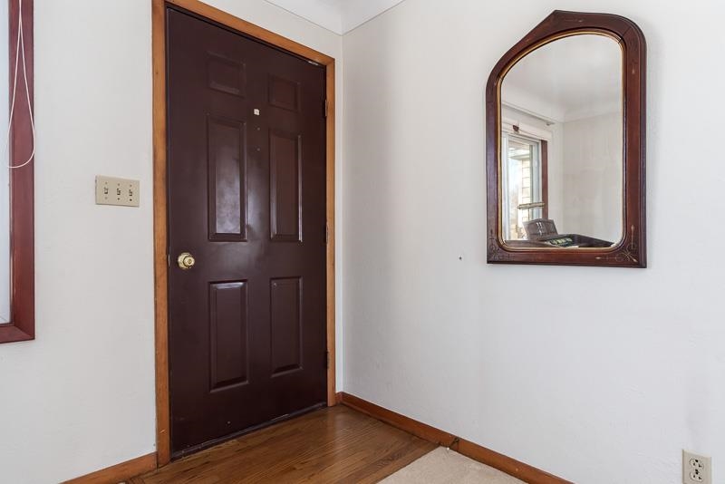 2686 Lundgren Road Pecatonica, IL 61063 - Photo 5 of 58 wooden floor with window