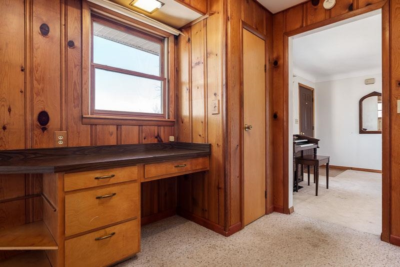 2686 Lundgren Road Pecatonica, IL 61063 - Photo 10 of 58 a room that has a dresser and a window