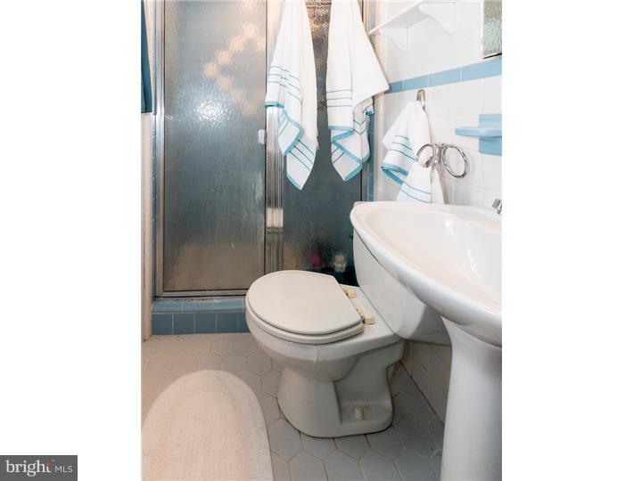 9005 Eastview Road Philadelphia, PA 19152 - Photo 10 of 21 Master Bathroom