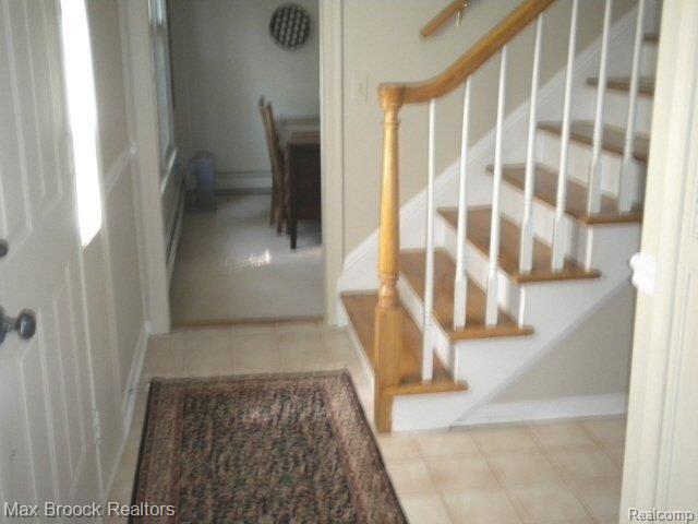 2857 Rambling Way Bloomfield Hills, MI 48302 - Photo 2 of 24 Foyer w Ceramic Tile