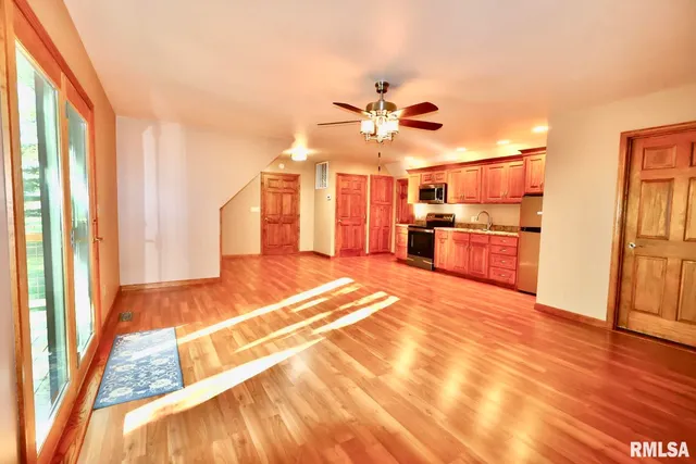 $174,999 | 602 South 4th Street, Dahlgren, IL 62828