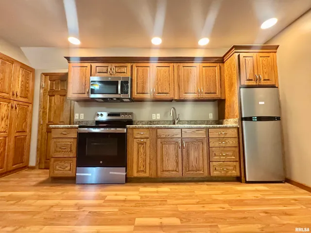 $174,999 | 602 South 4th Street, Dahlgren, IL 62828