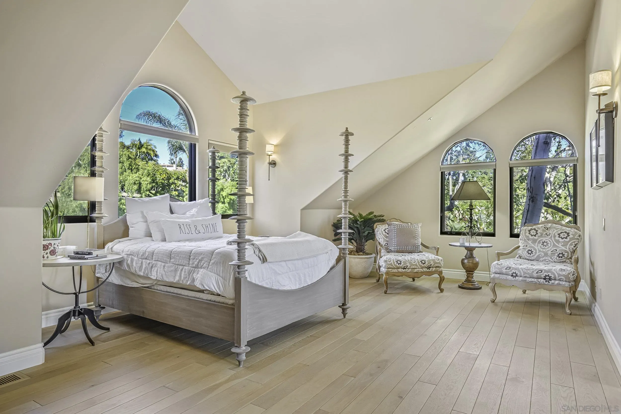 5305 La Crescenta Road Rancho Santa Fe, CA 92067 - Photo 49 of 63 Gorgeous secondary bedroom suite