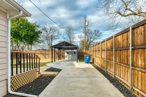$425,000 | 1223 East Waco Avenue, Dallas, TX 75216