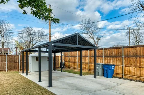 $425,000 | 1223 East Waco Avenue, Dallas, TX 75216