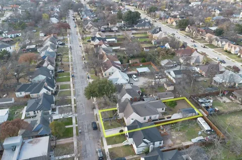 $425,000 | 1223 East Waco Avenue, Dallas, TX 75216