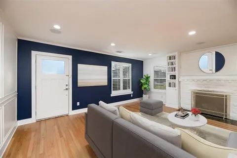 $425,000 | 1223 East Waco Avenue, Dallas, TX 75216