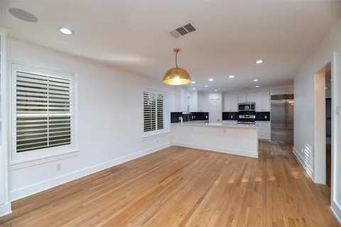 $425,000 | 1223 East Waco Avenue, Dallas, TX 75216