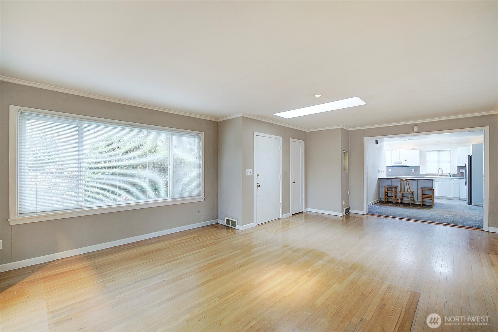 2559 Northeast 98th Street Seattle, WA 98115 - Photo 12 of 27