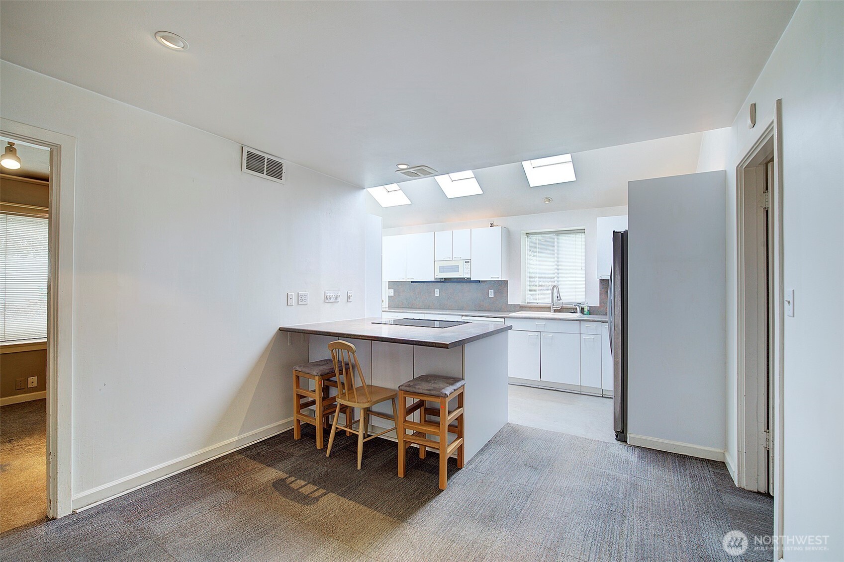 2559 Northeast 98th Street Seattle, WA 98115 - Photo 18 of 27