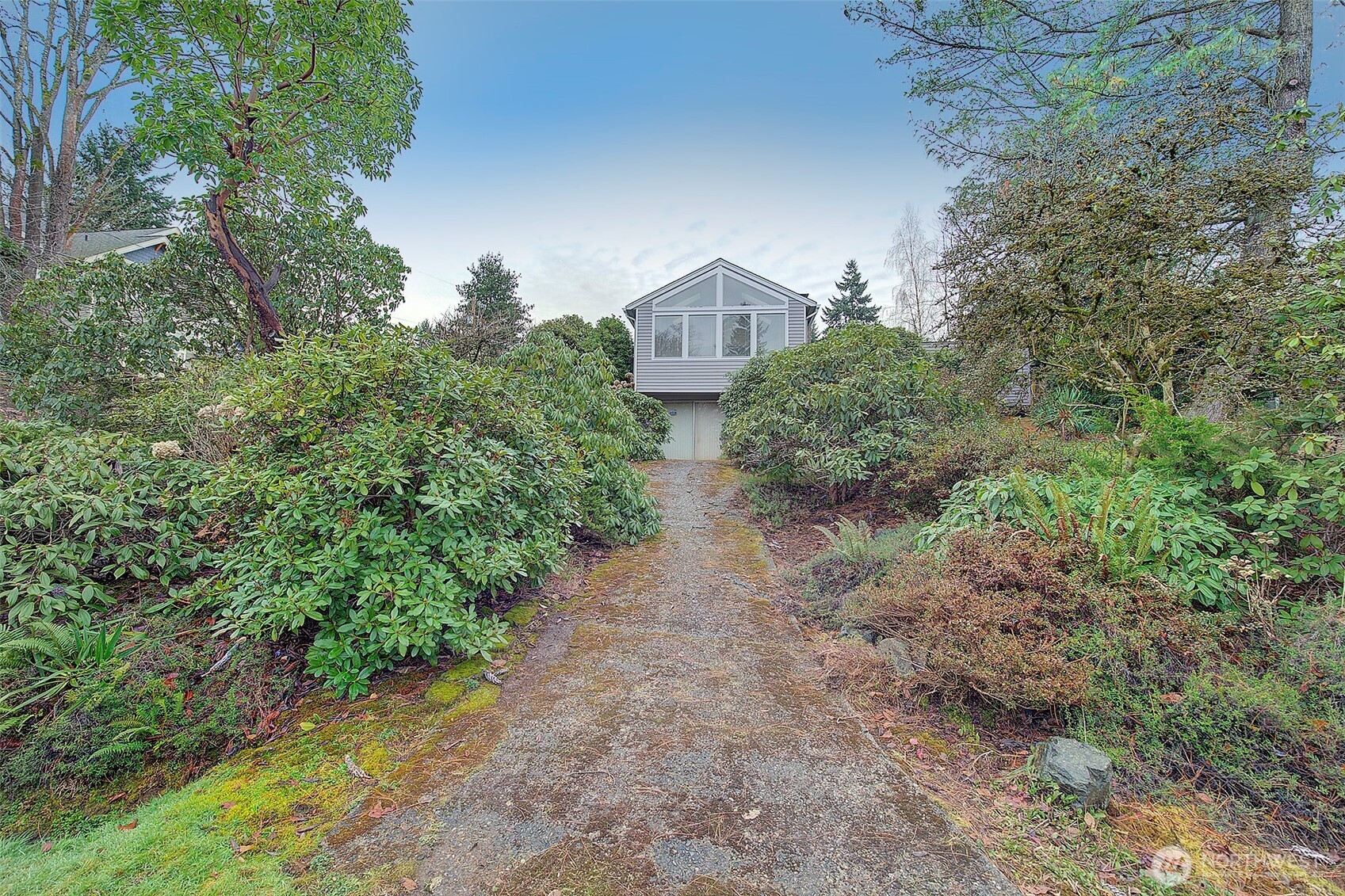 2559 Northeast 98th Street Seattle, WA 98115 - Photo 6 of 27