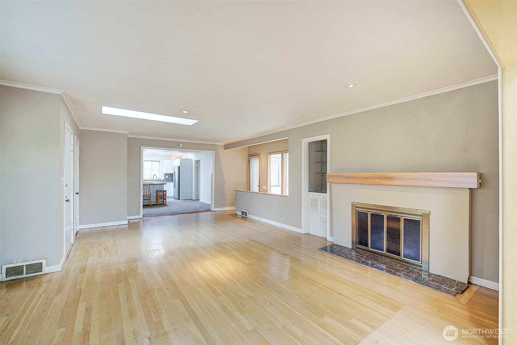 2559 Northeast 98th Street Seattle, WA 98115 - Photo 9 of 27