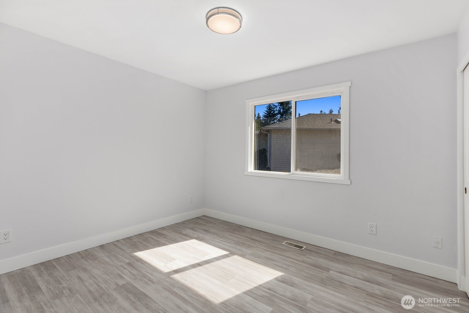 20133 7th Avenue Southeast Bothell, WA 98012 - Photo 17 of 38 Gallery Image 17
