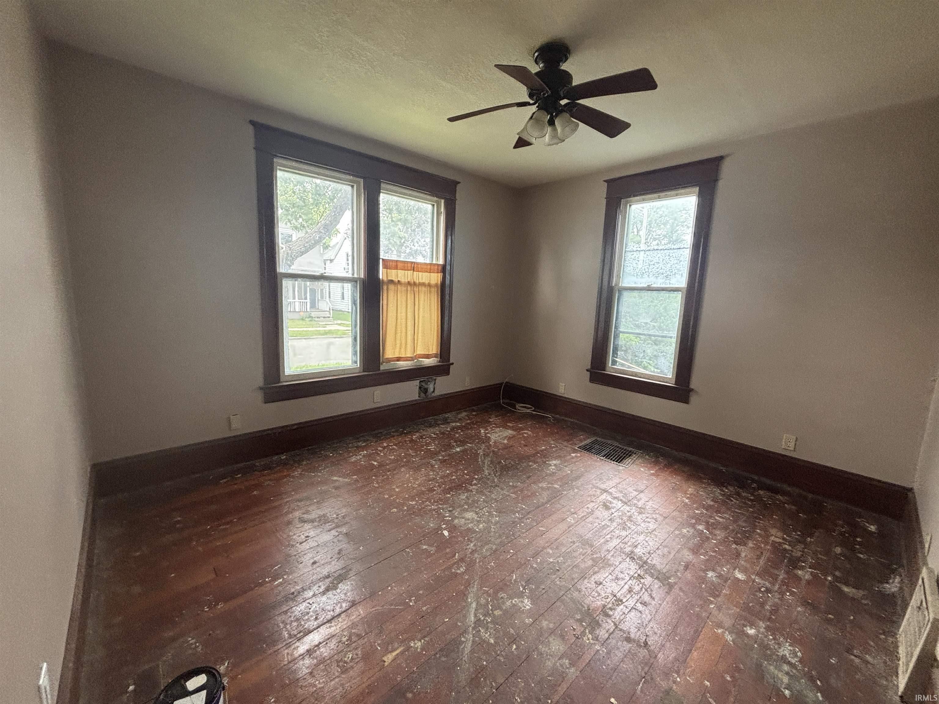 934 Home Avenue Fort Wayne, IN 46807 - Photo 2 of 7
