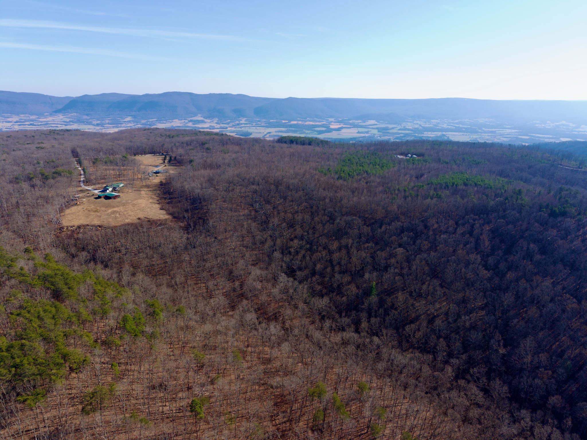 100 Valley View Road Crossville, TN 38572 - Photo 34 of 37 a view of an outdoor space with mountain view