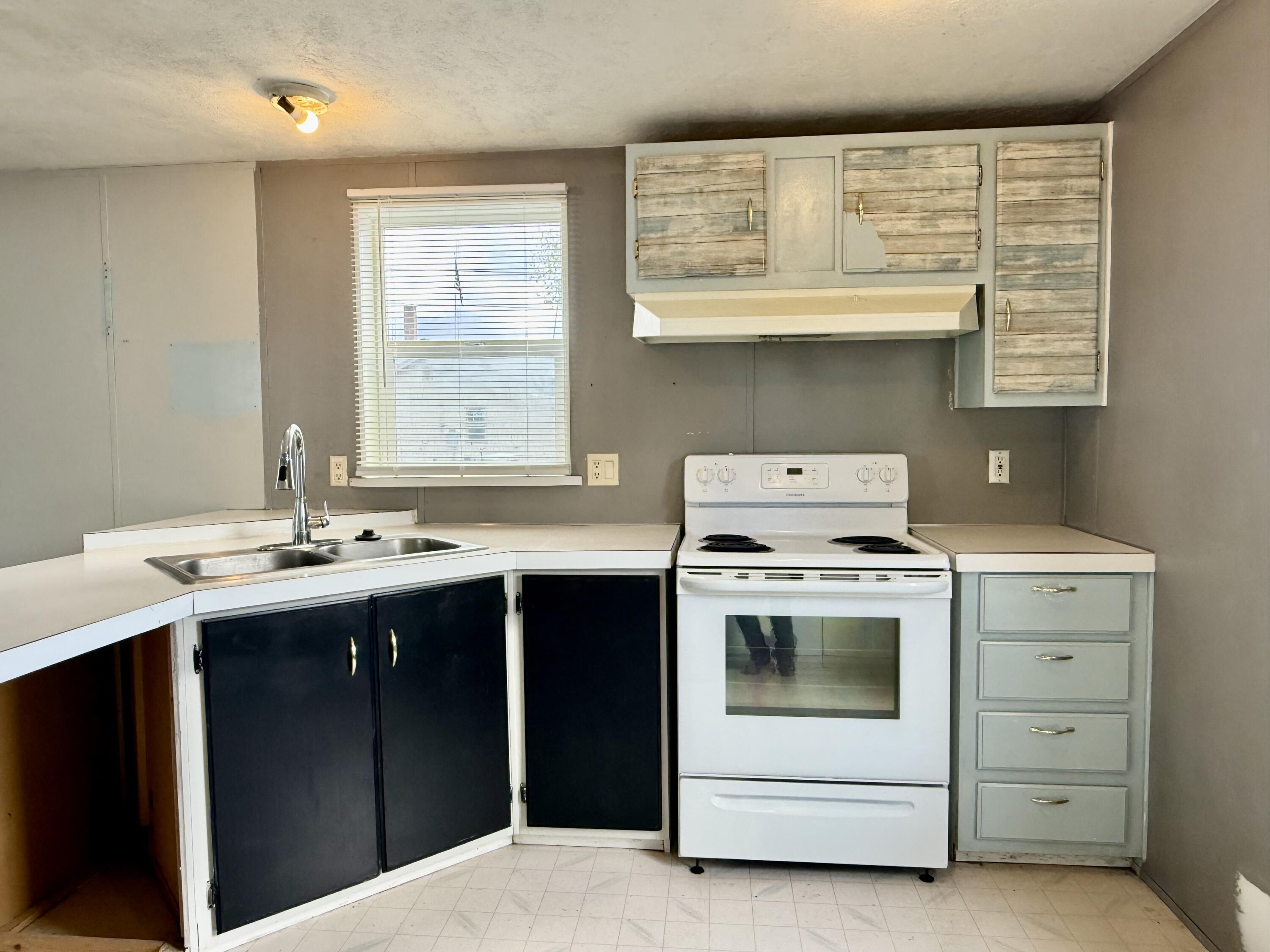 425 West Front Street, Unit 7 Merrill, OR 97633 - Photo 6 of 20 IMG_9980