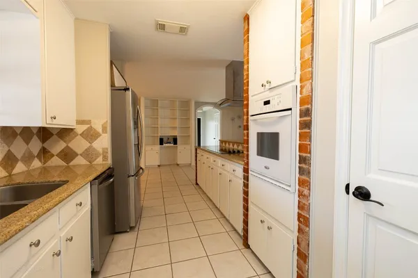 $2,500 | 12514 Park Forest Drive, Cypress, TX 77429