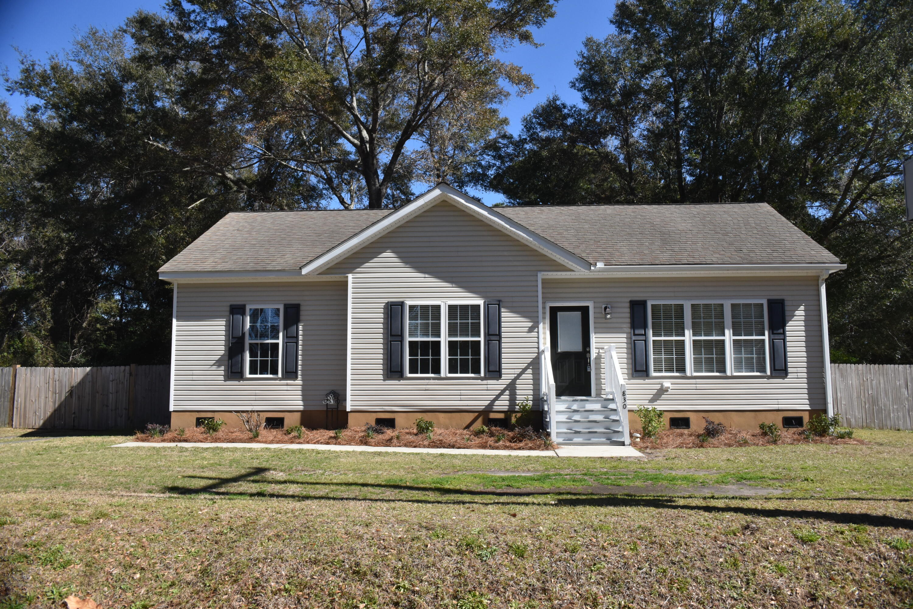 830 Jordan Street James Island, SC 29412 - Photo 2 of 34 DSC_2119