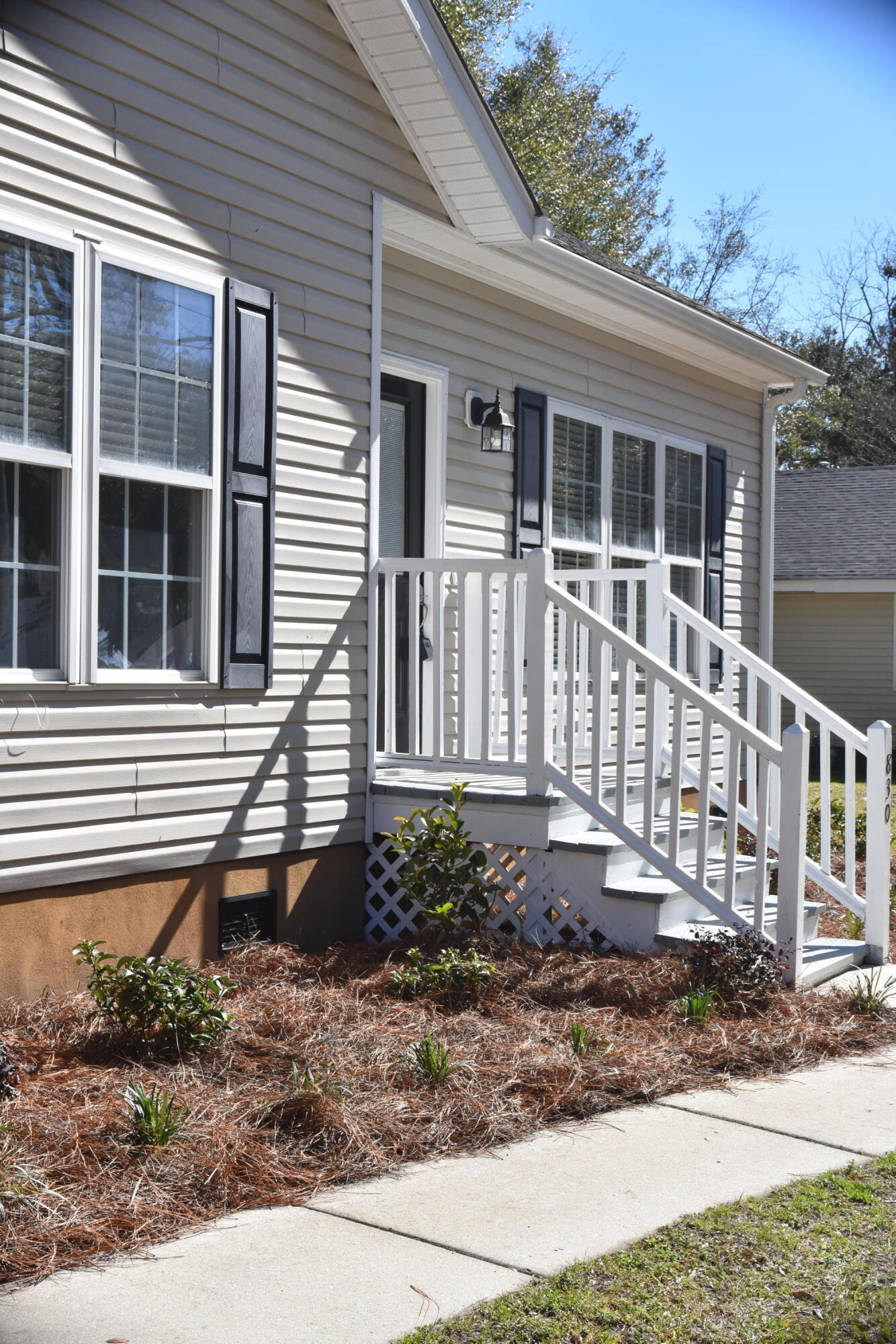 830 Jordan Street James Island, SC 29412 - Photo 4 of 34 DSC_2122