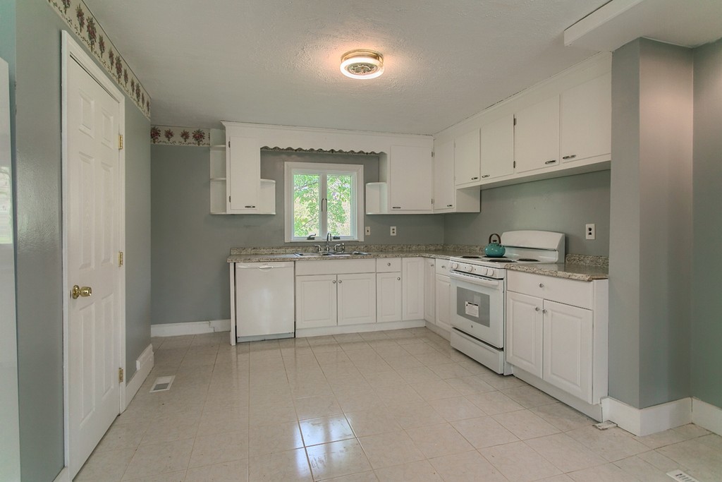 28 Flagg Road Hubbardston, MA 01452 - Photo 9 of 30