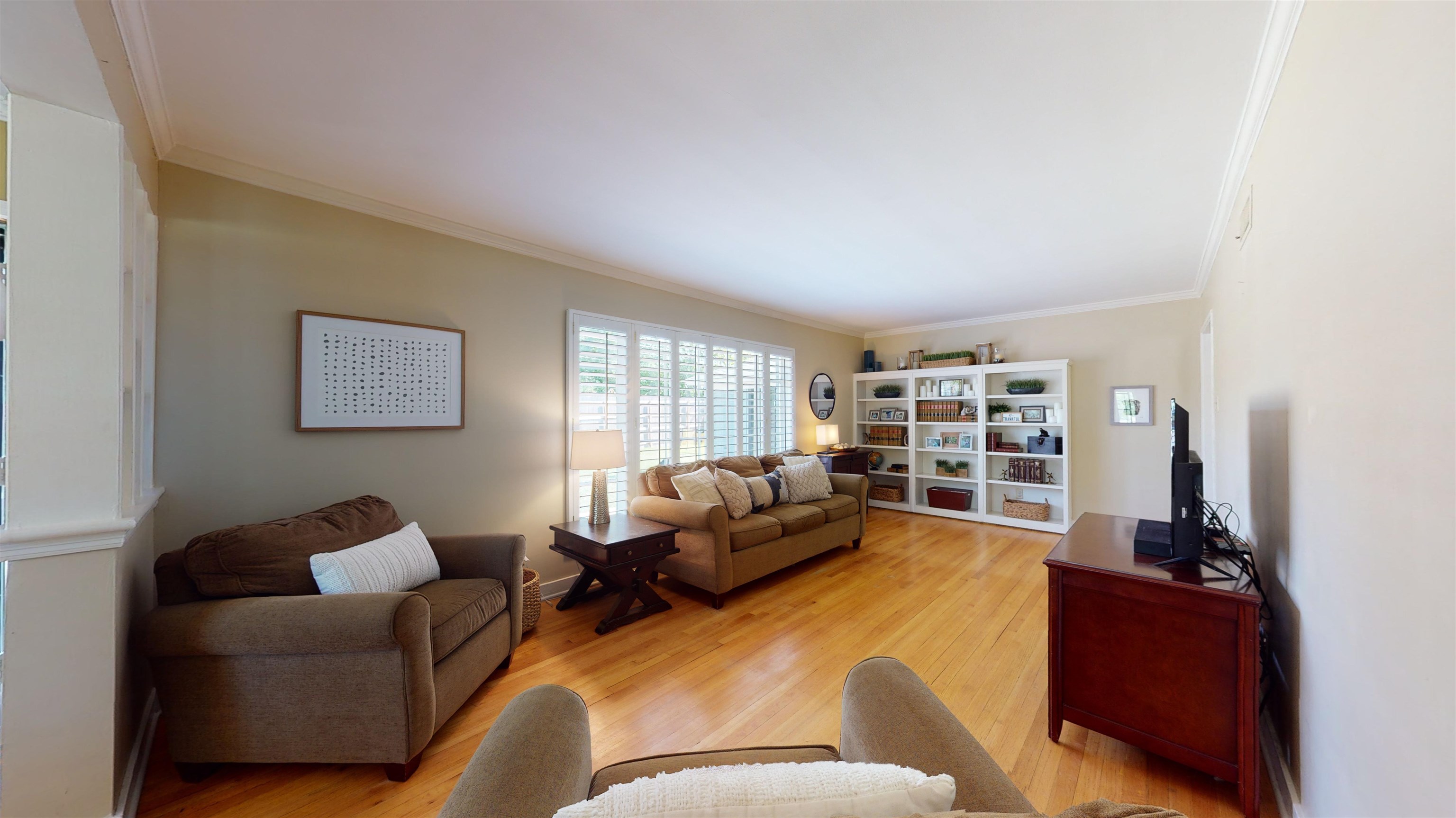 4120 Sequoia Road Memphis, TN 38117 - Photo 3 of 18 a living room with furniture and a window