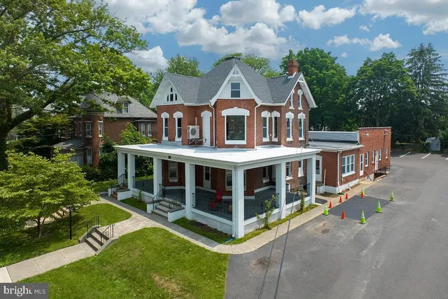 $1,695 | 554 Main Street, Unit 4, Royersford, PA 19468