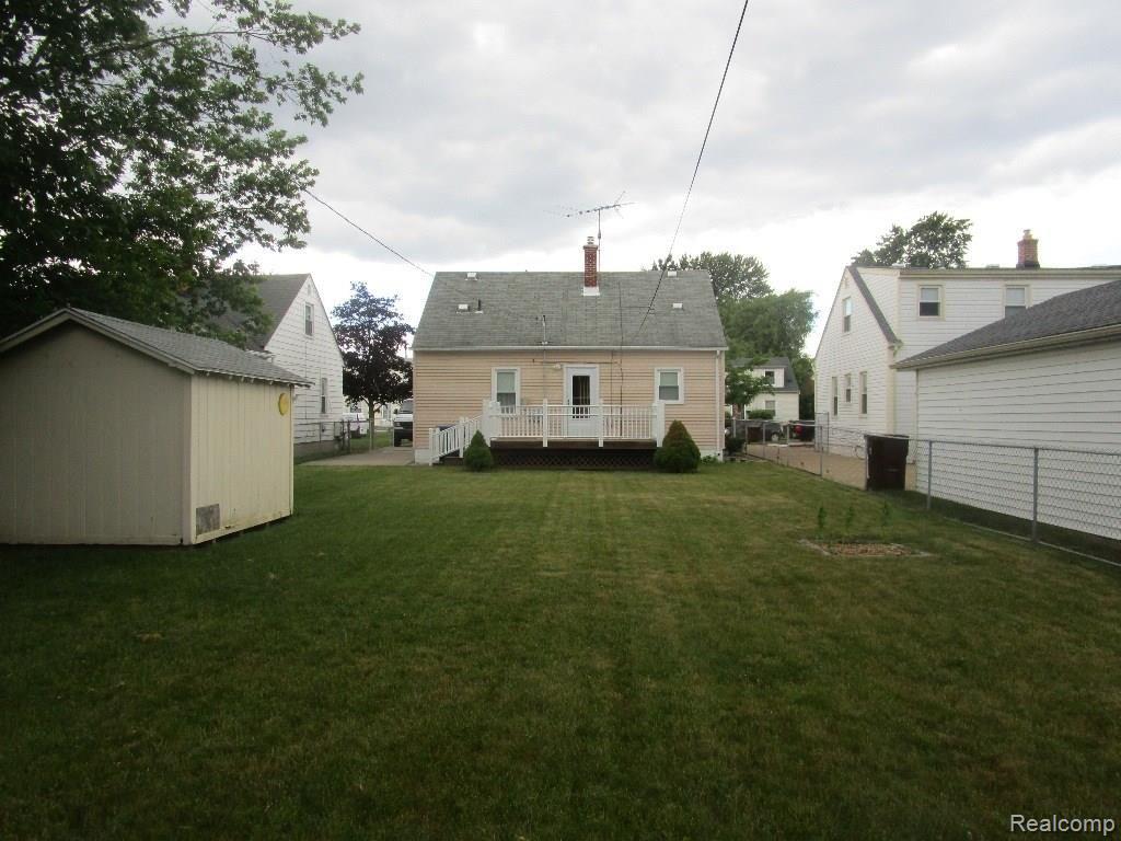 4183 Filbert Street Wayne, MI 48184 - Photo 35 of 36 IMG_8745.JPG
