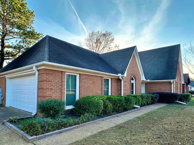 $289,000 | 7475 Kingsland Drive, Memphis, TN 38125