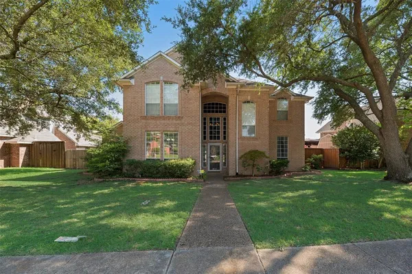 $415,000 | 9018 Clearlake Drive, Rowlett, TX 75088