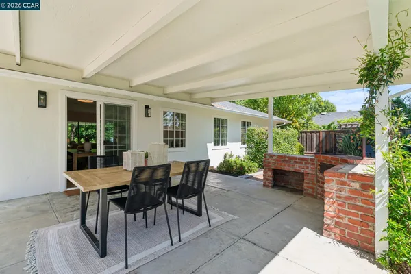 $880,000 | 125 Luella Drive, Pleasant Hill, CA 94523