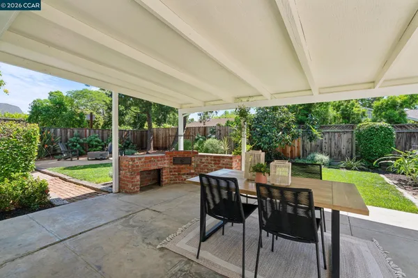 $880,000 | 125 Luella Drive, Pleasant Hill, CA 94523