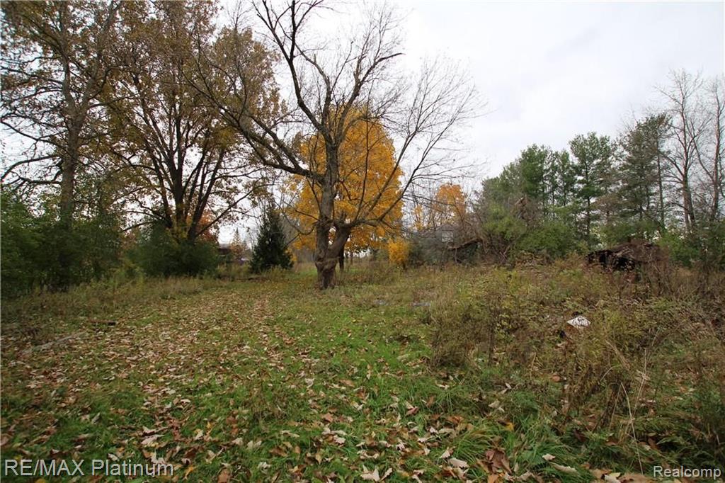 1270 West Reid Road Flint, MI 48507 - Photo 9 of 13