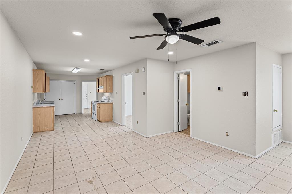 2720 James Road Granbury, TX 76049 - Photo 6 of 26