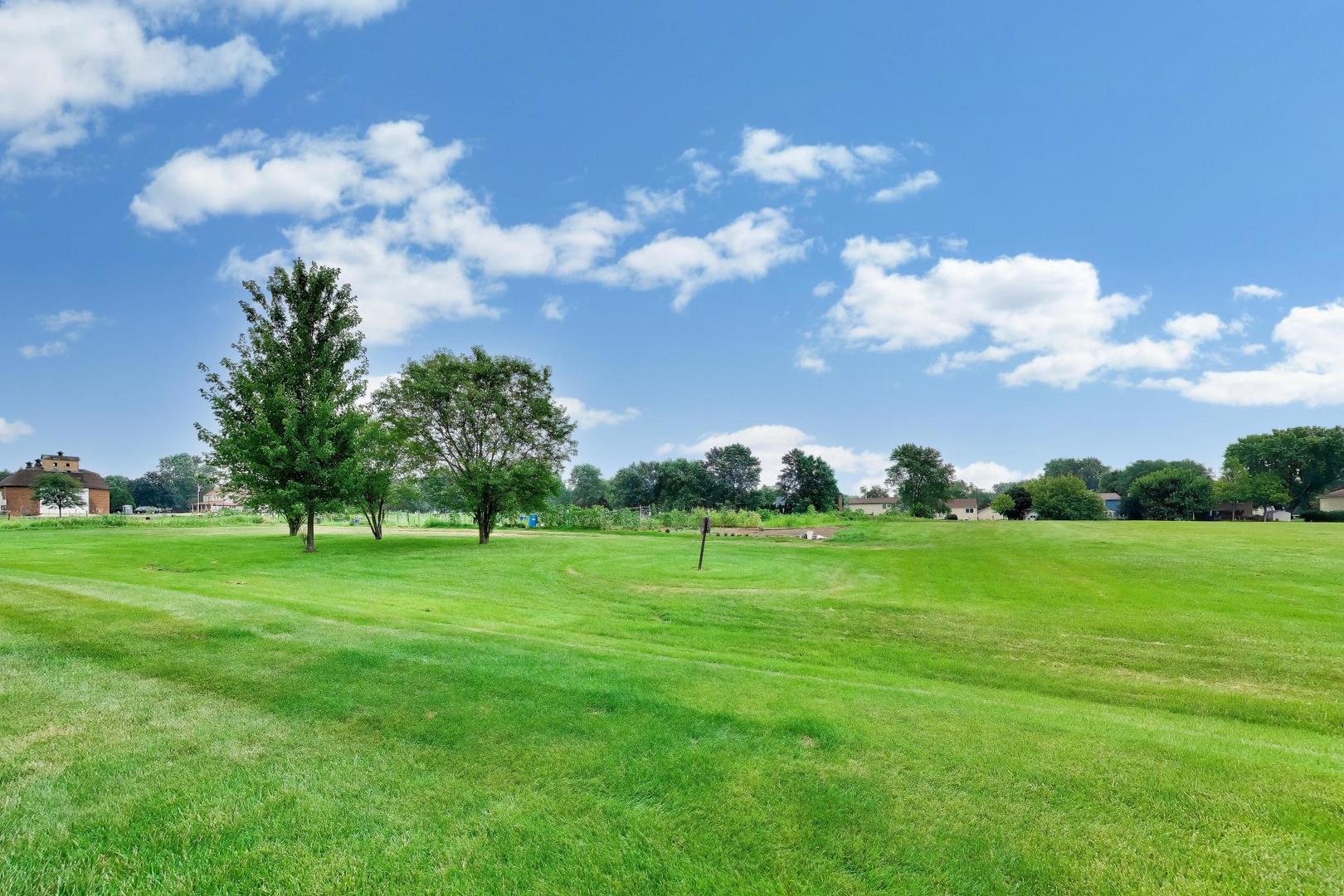 917 Golf Course Road, Unit 1 Crystal Lake, IL 60014 - Photo 28 of 33 Gallery Image 28