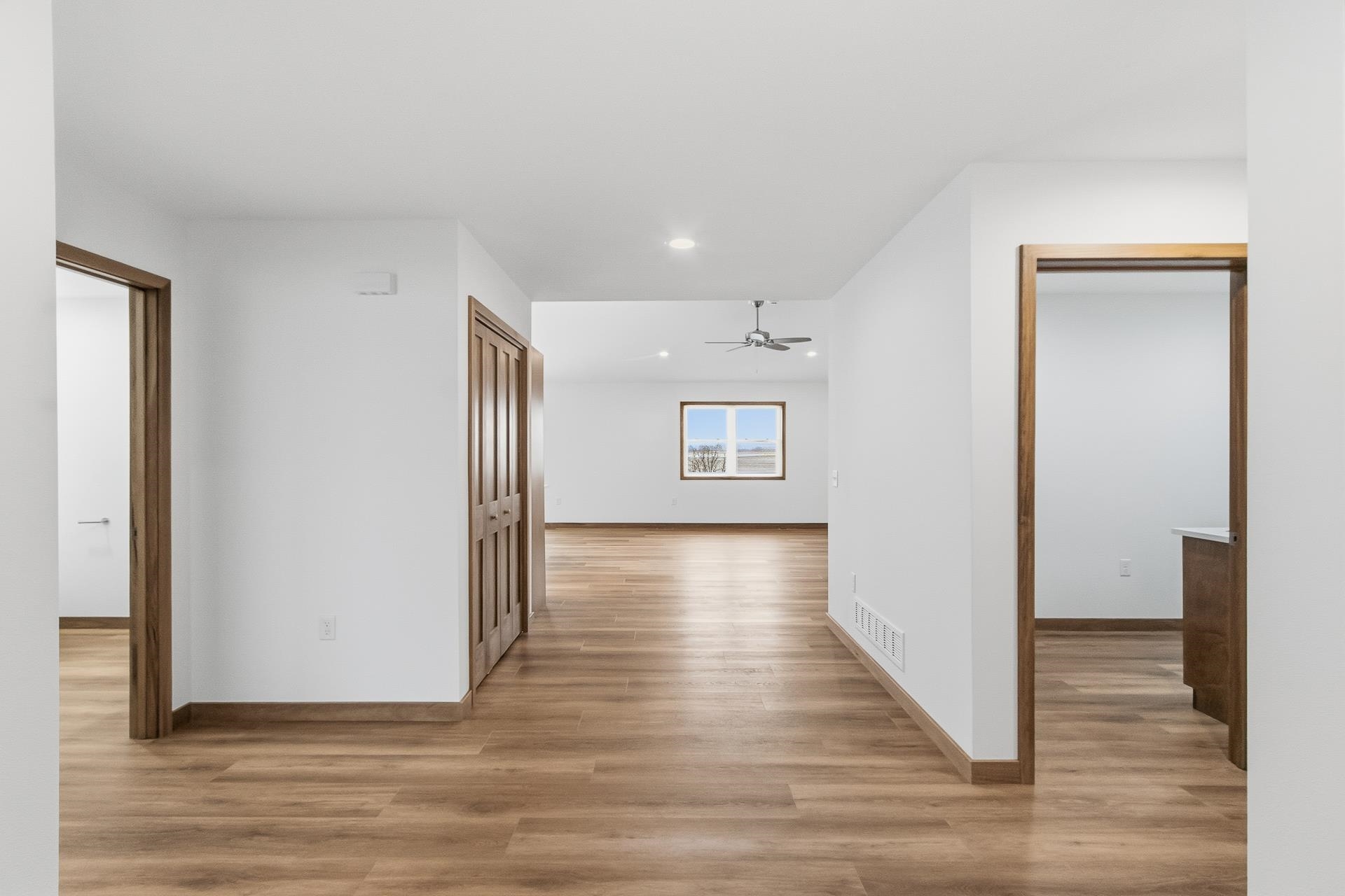 624 Roosevelt Street Baraboo, WI 53913 - Photo 2 of 22