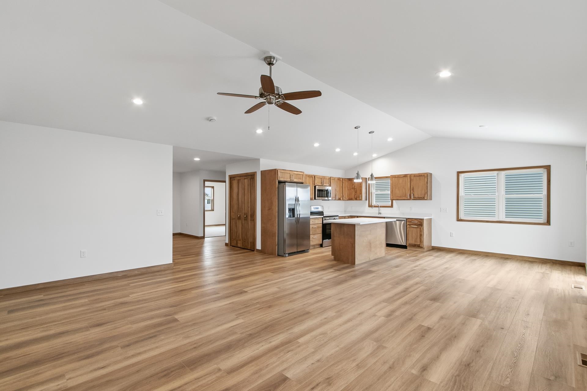 624 Roosevelt Street Baraboo, WI 53913 - Photo 8 of 22