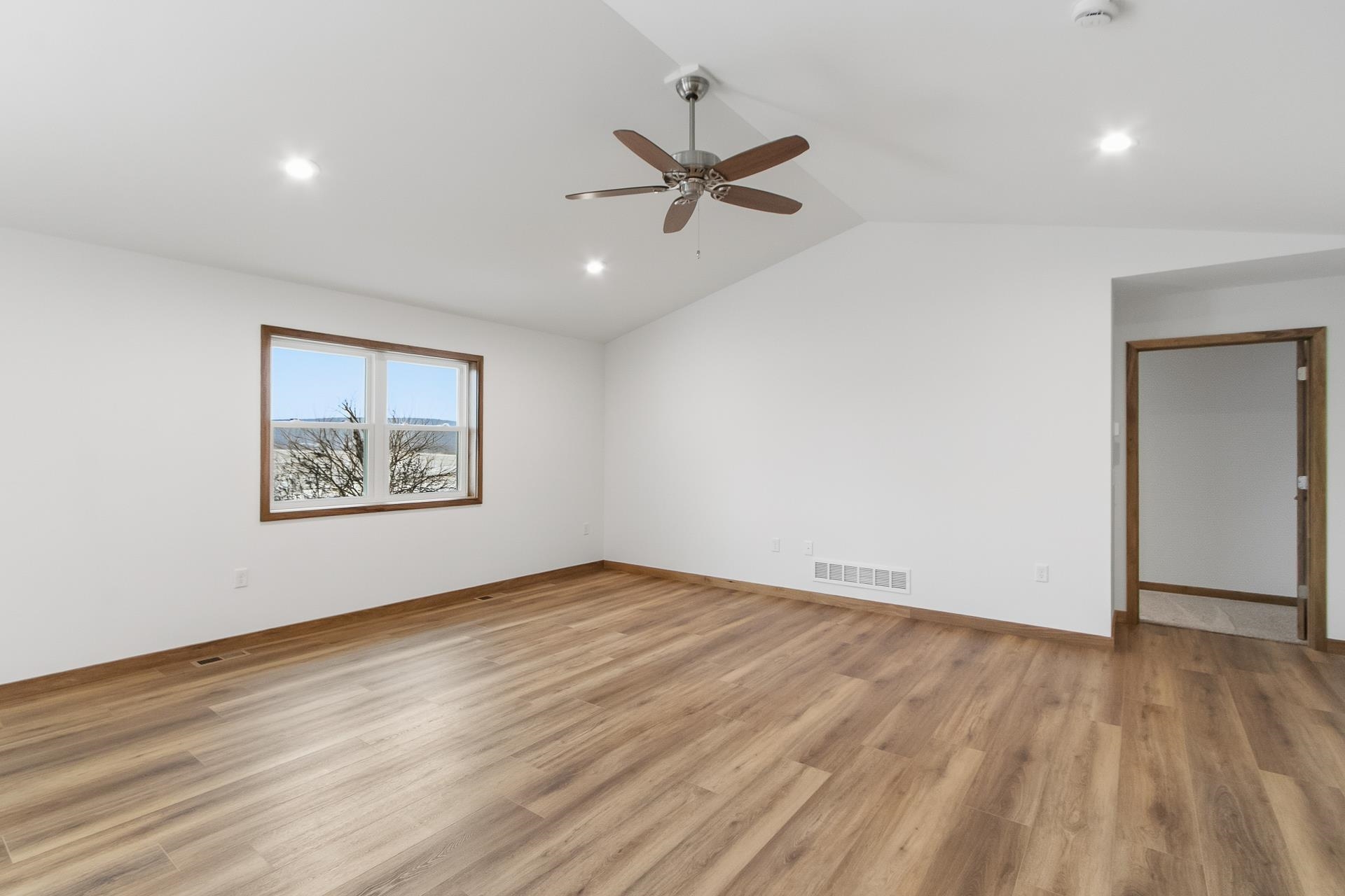 624 Roosevelt Street Baraboo, WI 53913 - Photo 9 of 22