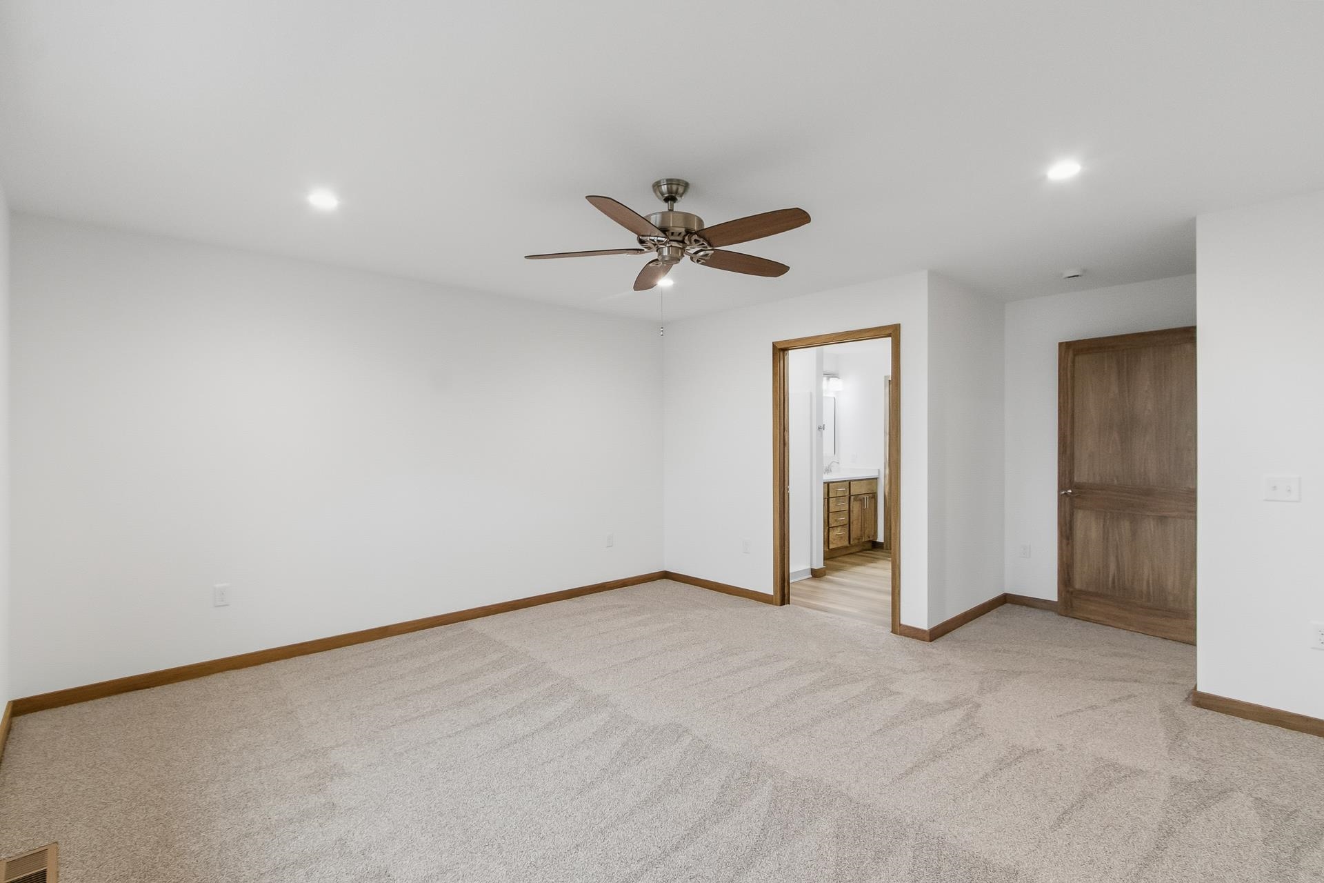 624 Roosevelt Street Baraboo, WI 53913 - Photo 10 of 22