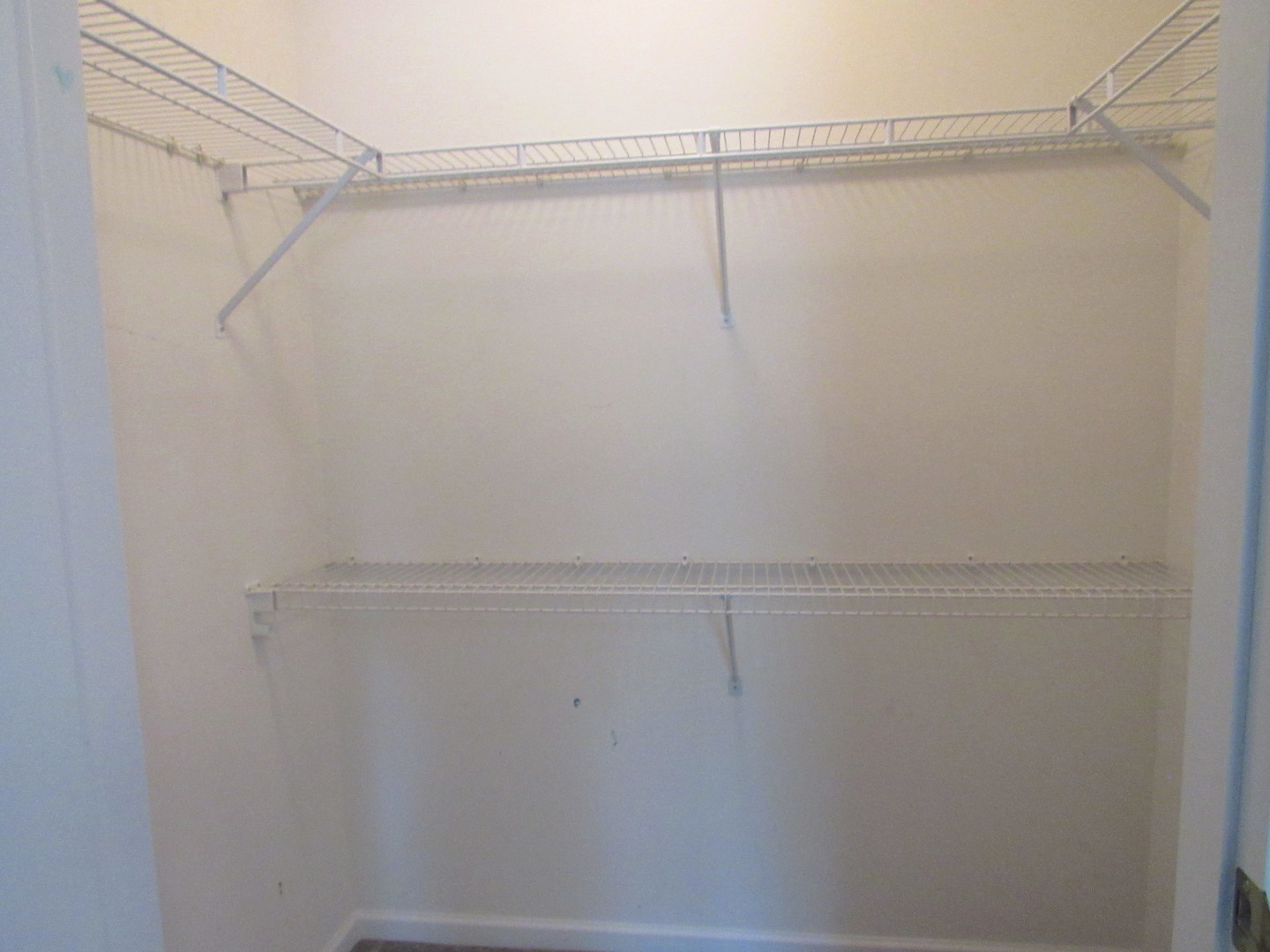 1202 North Red Oak Circle, Unit 2 Round Lake Beach, IL 60073 - Photo 14 of 18 a view of a room