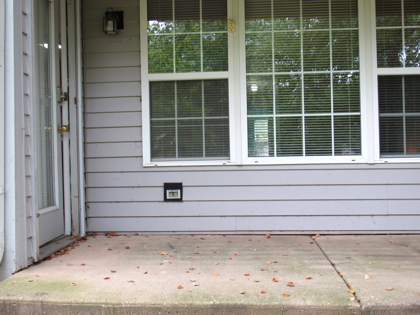 1202 North Red Oak Circle, Unit 2 Round Lake Beach, IL 60073 - Photo 17 of 18 a view of door