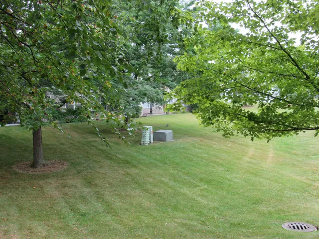 $1,900 | 1202 North Red Oak Circle, Unit 2, Round Lake Beach, IL 60073