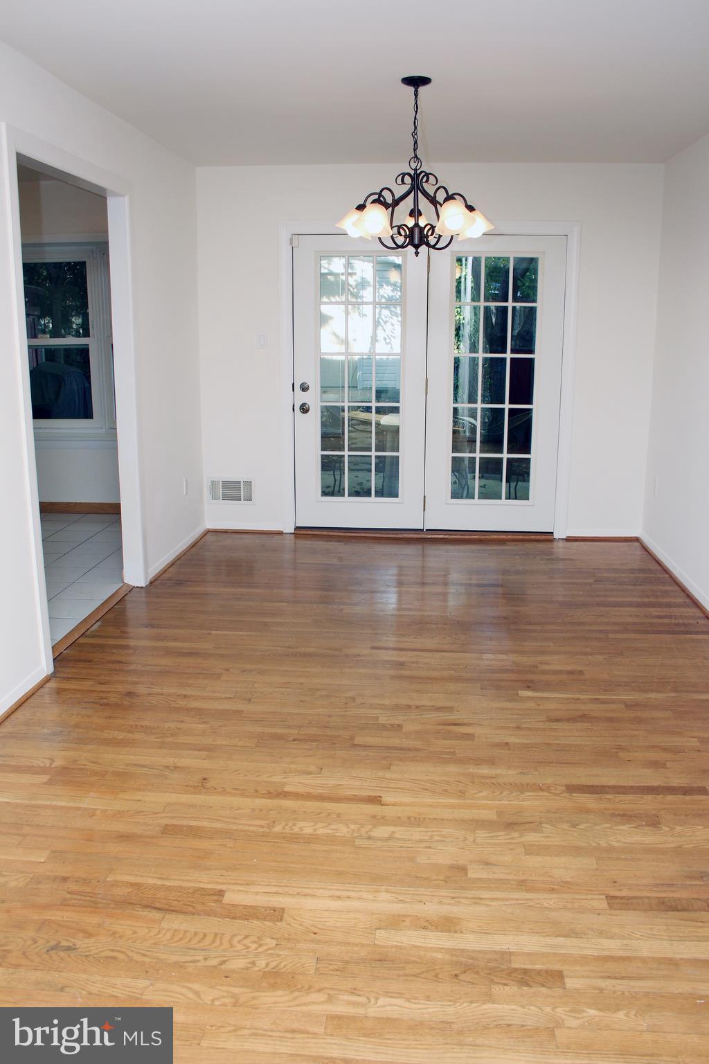 8807 Arliss Street Silver Spring, MD 20901 - Photo 4 of 30 Dining Room