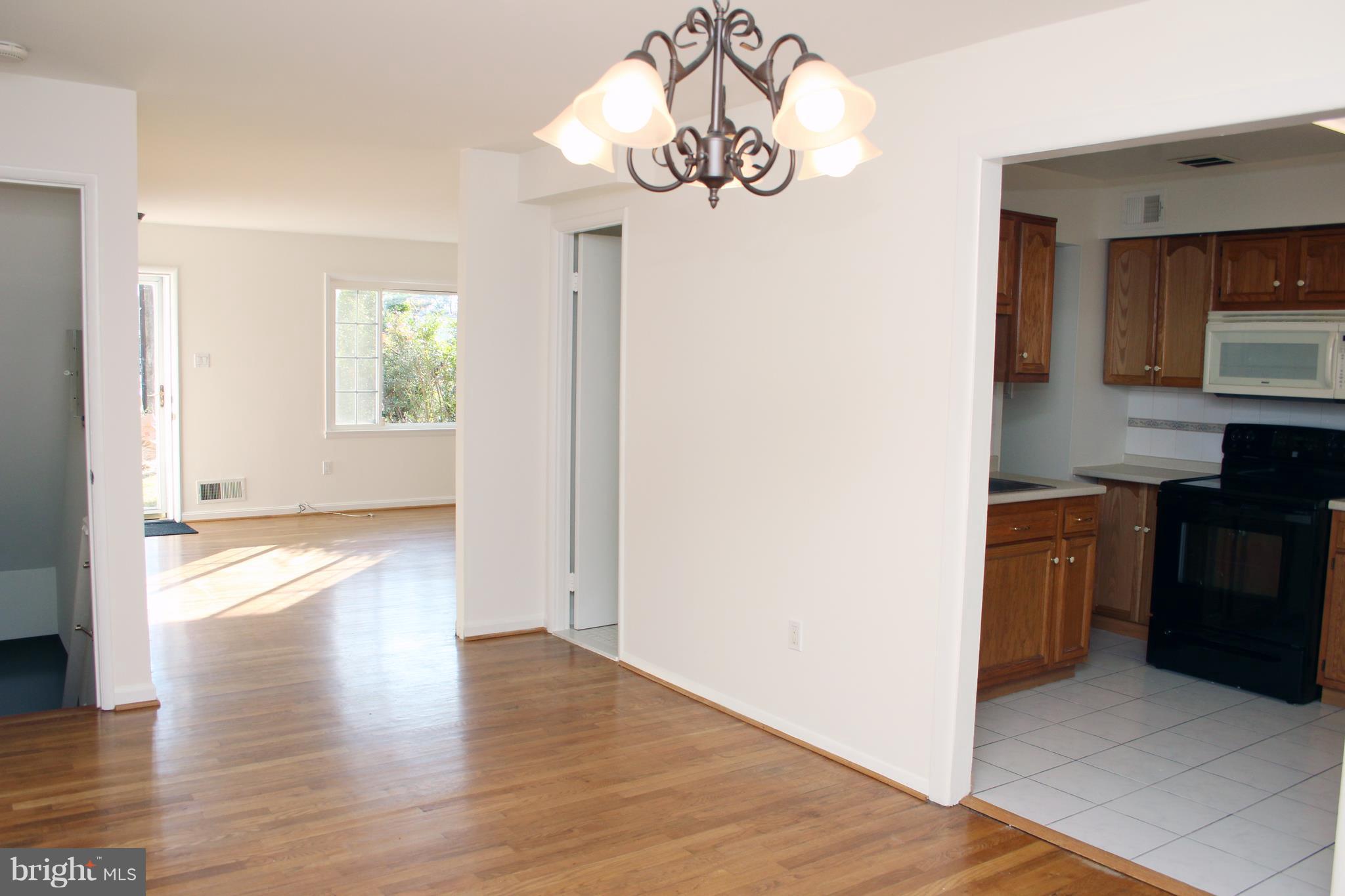 8807 Arliss Street Silver Spring, MD 20901 - Photo 5 of 30 Interior (General)